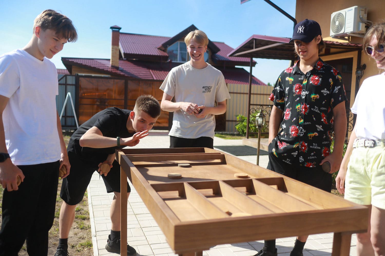 Голландский бильярд без шаров и кия